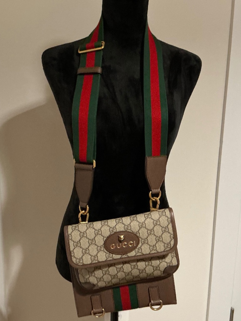 Gucci Neo Vintage Crossbody with 2 Pouches (EUC)